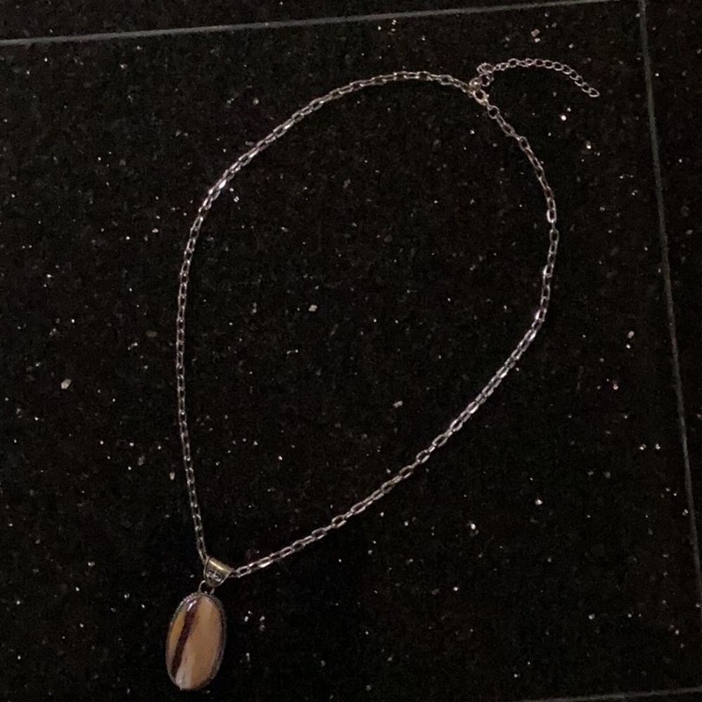 Elegant Silver Chain Necklace with Oval Pendant